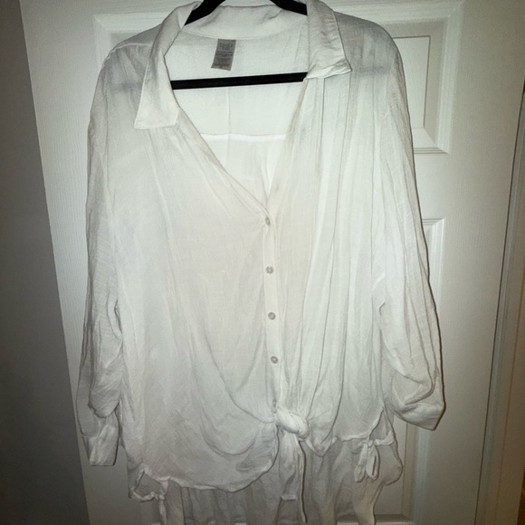 Time and Tru Tops - Time and Tru Women's White Button-Down Shirt